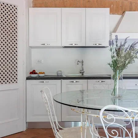 Aruna House - Toscana Onehh 아파트 포마이아