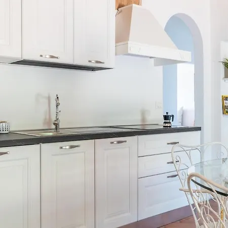 Aruna House - Toscana Onehh 아파트