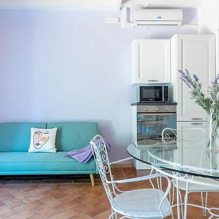 Aruna House - Toscana Onehh 아파트